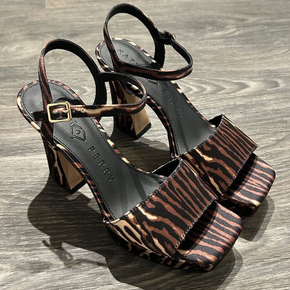 Katy Perry Size 7.5 Square Platform Sandal Tiger Animal Print Chunky Heels Y2K - Picture 2 of 13